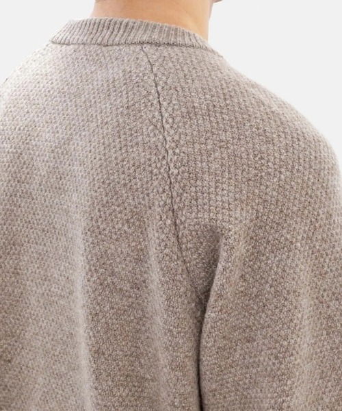 ATON（エイトン）の「【ATON】LAMBS WOOL（ニット/セーター・メンズ・チャコールグレー/ベージュ・4/6）」の13枚目の写真