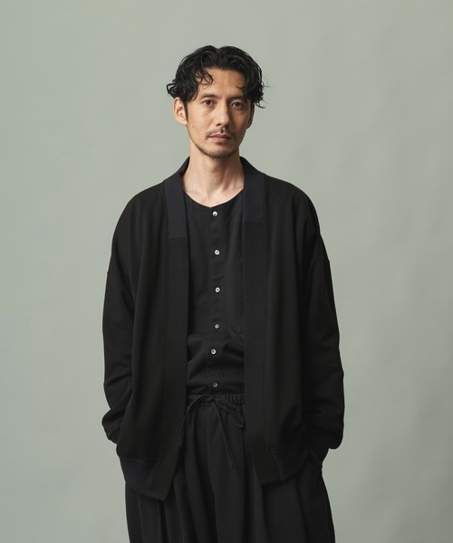 和ROBE（ワローブ）の「TRACK HANTEN（カーディガン/ボレロ・メンズ・ダークパープル/ブラック・3/2）」の2枚目の写真