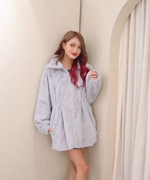 CECIL McBEE（セシルマクビー）の「ウエストドロストフェイクファーコート（ブルゾン・レディース・ブラック/オフホワイト/ライトグレー・LARGE/MEDIUM）」の8枚目の写真