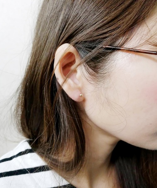 Pledge(プレッジ)の「【Pledge】K10 ワンポイントピアス(ピアス(片耳用)・レディース・ゴールド・FREE)」の3枚目の写真