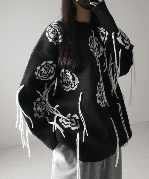 me+em select(ミームセレクト)の「※※【 3color 】バラジャガードフリンジビッグシルエットニット / rose jacquard fringe big silhouette knit(ニット/セーター・レディース・グレー/ホワイト/ブラック・FREE)」の5枚目の写真