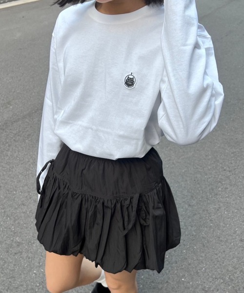 merrylatte(メリーラテ)の「HICAT Hi-LONGT【R】(Tシャツ/カットソー・レディース・ブラック/ホワイト・MEDIUM/LARGE)」の2枚目の写真