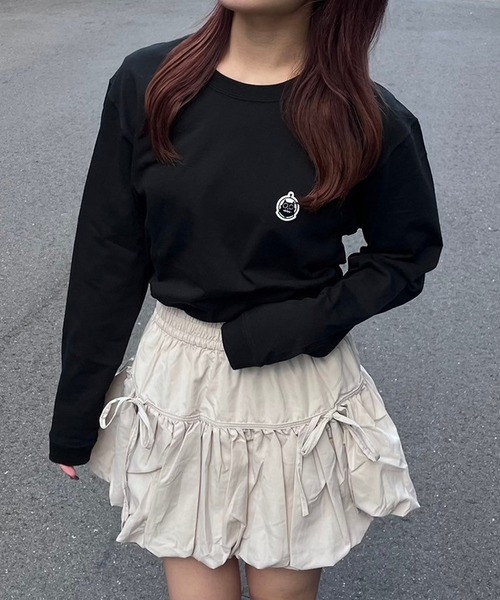 merrylatte(メリーラテ)の「HICAT Hi-LONGT【R】(Tシャツ/カットソー・レディース・ブラック/ホワイト・MEDIUM/LARGE)」の1枚目の写真