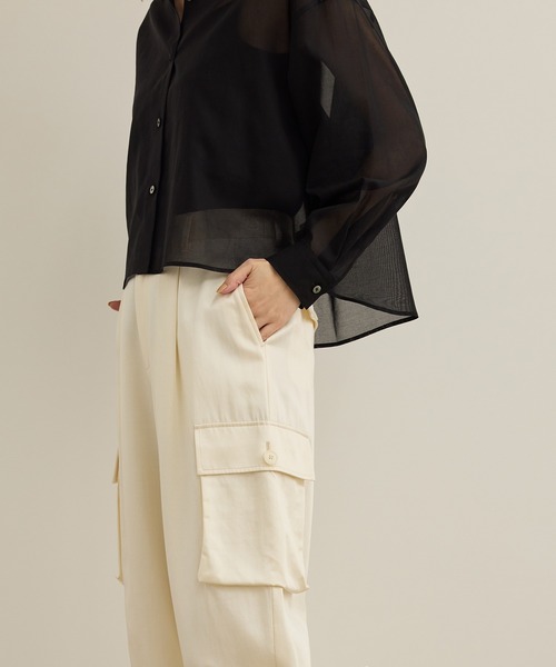 ROPE'（ロペ）の「【洗える】シャイニーサテンパンツ/一部セットアップ対応（カーゴパンツ・レディース・オレンジ/オフホワイト/ブラック・36/38）」の7枚目の写真