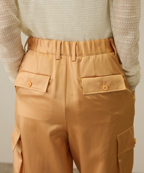 ROPE'（ロペ）の「【洗える】シャイニーサテンパンツ/一部セットアップ対応（カーゴパンツ・レディース・オレンジ/オフホワイト/ブラック・36/38）」の22枚目の写真