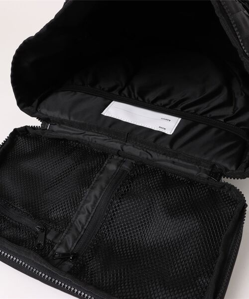 NEW ERA（ニューエラ）の「NEW ERA/ニューエラ YOUTH BOX PACK BLK 251 キッズ バック 14521295（バックパック/リュック・キッズ・ブラック・FREE）」の4枚目の写真