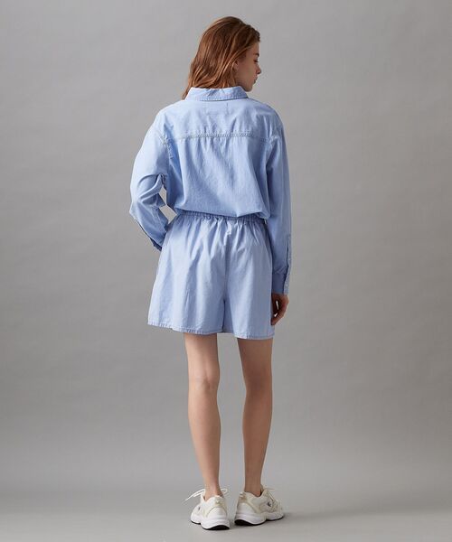 Calvin Klein（カルバン・クライン）の「デニムボクサー ショートパンツ（その他パンツ・レディース・ライトブルー・27/26/25）」の4枚目の写真