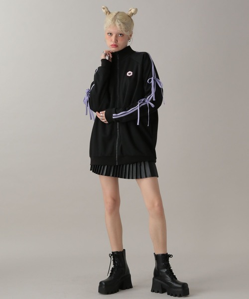 FOREVER 21（フォーエバー トゥエンティーワン）の「【クロミ】リボントラックジャケット（ブルゾン・レディース・ブラック・FREE）」の3枚目の写真