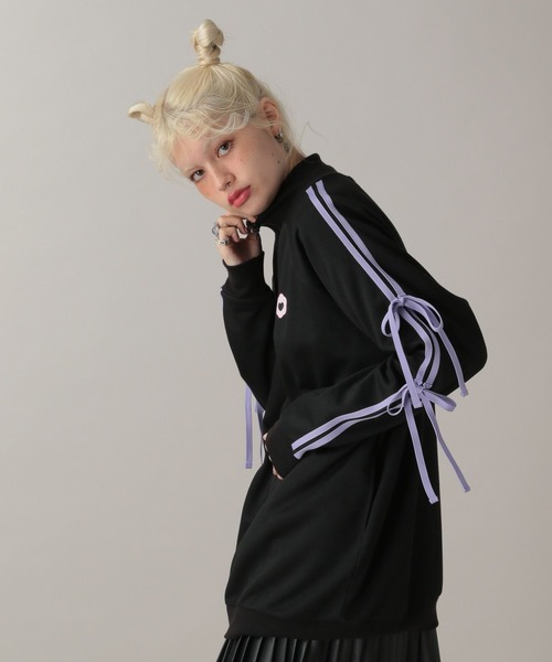 FOREVER 21（フォーエバー トゥエンティーワン）の「【クロミ】リボントラックジャケット（ブルゾン・レディース・ブラック・FREE）」の7枚目の写真