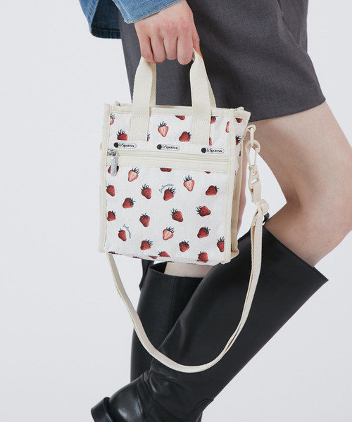 LeSportsac(レスポートサック)の「MINI N/S TOTE ビタースウィートベリー(ショルダーバッグ・レディース・ホワイト・FREE)」の2枚目の写真