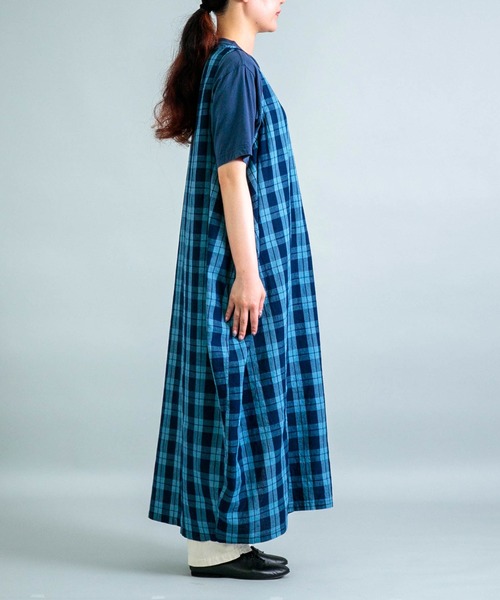 OMNIGOD（オムニゴッド）の「[ OMNIGOD womens / オムニゴッド ] インディゴ綿麻チェック ノースリーブバルーンワンピース（ワンピース・レディース・ブルー系その他・FREE）」の6枚目の写真