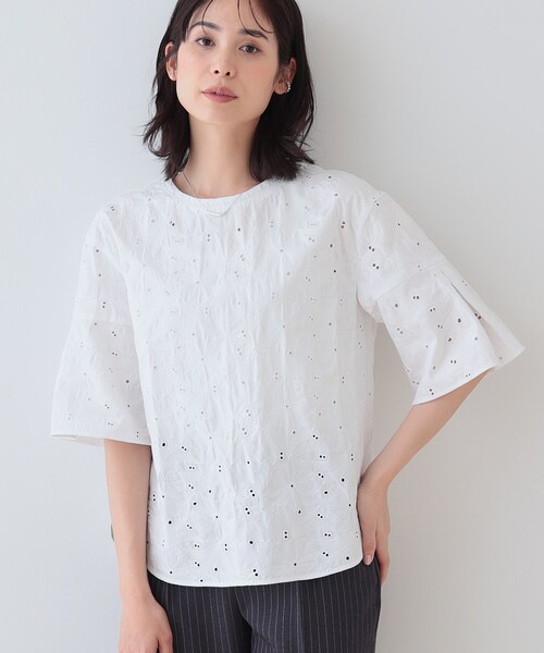 美品 インディヴィ フラワーカット刺繍フレアスリーブ ブラウス 13号 セール】春SALE！【洗える】フラワーカット刺繍フレアスリーブ