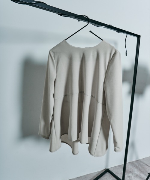 W:Huku(フーク)の「ロング スリーブ ペプラム セレモニー ブラウス(シャツ/ブラウス・レディース・ブラック/チャコール/ライトグレー・M/L)」の1枚目の写真