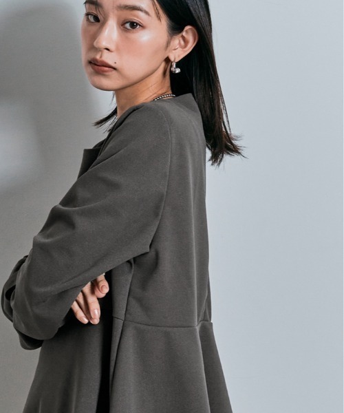 W:Huku(フーク)の「ロング スリーブ ペプラム セレモニー ブラウス(シャツ/ブラウス・レディース・ブラック/チャコール/ライトグレー・M/L)」の15枚目の写真