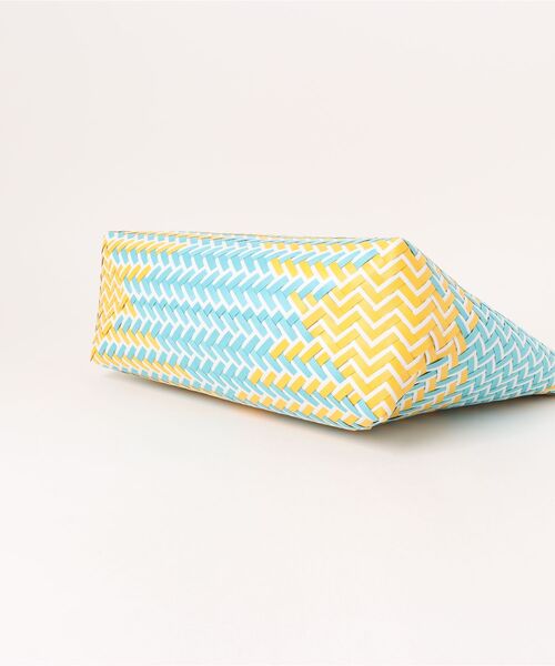 florist（フローリスト）の「【大容量・軽い◎】バイカラーテープ編みかごトートバッグ（かごバッグ・レディース・ネイビー/ライトグレー/ブラック/イエロー系1/ピンク系3/ピンク系1/スカイブルー・FREE）」の11枚目の写真