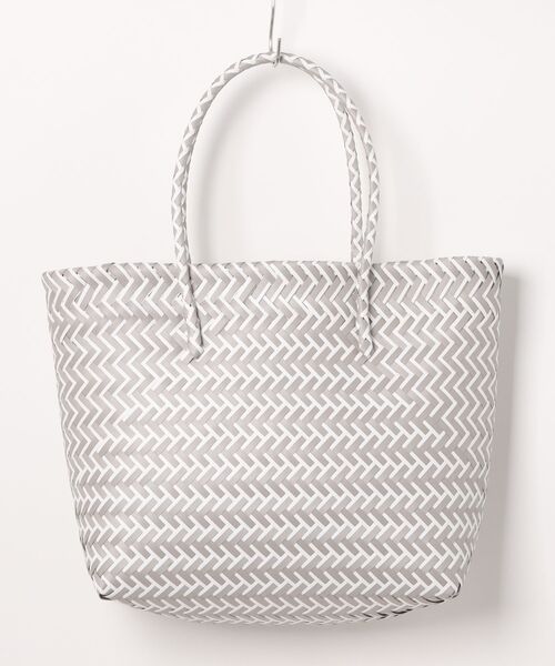 florist（フローリスト）の「【大容量・軽い◎】バイカラーテープ編みかごトートバッグ（かごバッグ・レディース・ネイビー/ライトグレー/ブラック/イエロー系1/ピンク系3/ピンク系1/スカイブルー・FREE）」の19枚目の写真