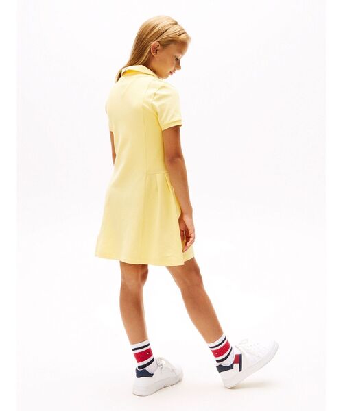 TOMMY HILFIGER（トミーヒルフィガー）の「GIRLS ショートスリーブポロワンピース（ワンピース・キッズ・イエロー・140cm/150cm/160cm/130cm）」の2枚目の写真