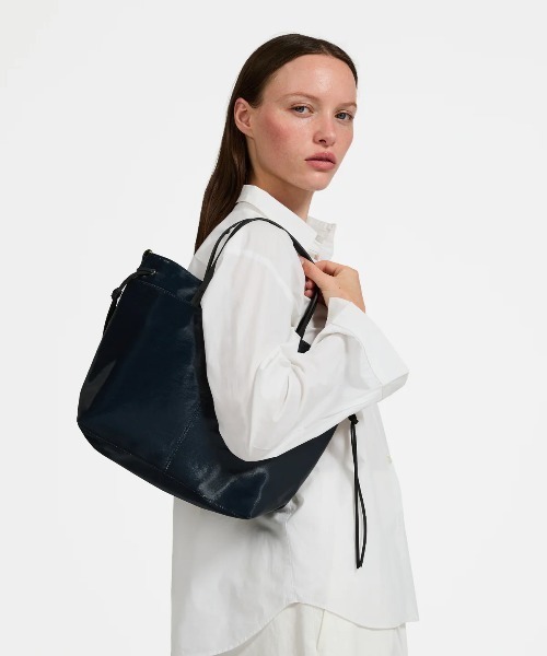 Jack Gomme（ジャックゴム）の「【JACK GOMME/ジャックゴム】ナイロン 巾着ショルダーバッグ　EMY（ショルダーバッグ・レディース・ネイビー/クリーム/シルバー/ブラウン/ダークグリーン・FREE）」の14枚目の写真