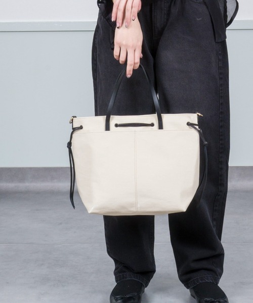 Jack Gomme(ジャックゴム)の「【JACK GOMME/ジャックゴム】ナイロン 巾着ショルダーバッグ EMY(ショルダーバッグ・レディース・ネイビー/クリーム/シルバー/ブラウン/ダークグリーン・FREE)」の11枚目の写真