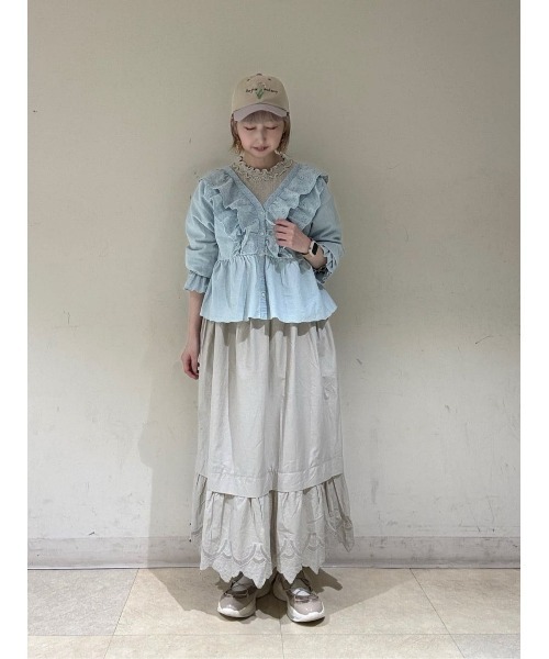 Samansa Mos2(サマンサ モスモス)の「デニムスカラップ刺繍フリル2WAYブラウス(シャツ/ブラウス・レディース・ブルー/ブラック/サックスブルー・F)」の7枚目の写真