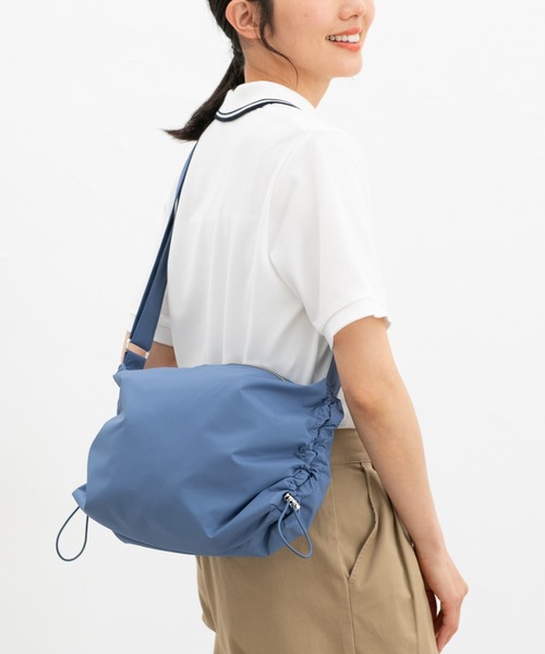 Honeys（ハニーズ）の「【撥水加工】ドロストミニショルダー（ショルダーバッグ・レディース・アイボリー/ライトグレー/ブラック/ブルー・FREE）」の4枚目の写真