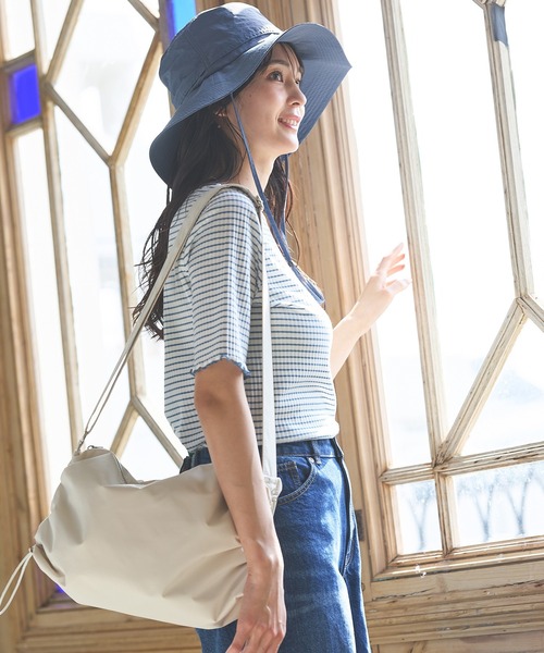 Honeys（ハニーズ）の「【撥水加工】ドロストミニショルダー（ショルダーバッグ・レディース・アイボリー/ライトグレー/ブラック/ブルー・FREE）」の6枚目の写真