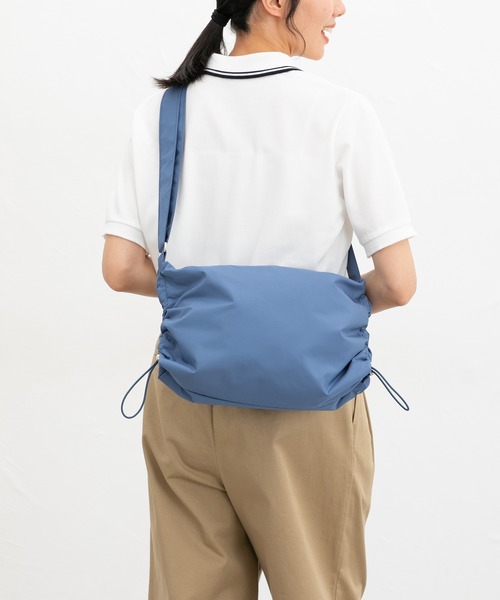 Honeys（ハニーズ）の「【撥水加工】ドロストミニショルダー（ショルダーバッグ・レディース・アイボリー/ライトグレー/ブラック/ブルー・FREE）」の9枚目の写真
