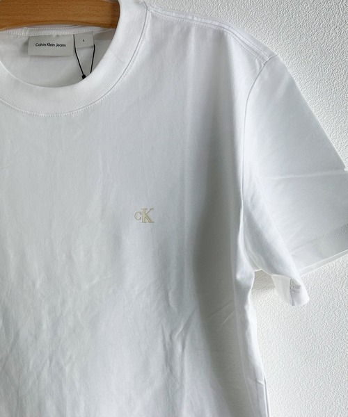 Calvin Klein Jeans（カルヴァンクラインジーンズ）の「CALVIN KLEIN JEANS カルバンクラインジーンズ HEAVY REGULAR TEE ヘビーウェイト レギュラーフィット ショートスリーブTシャツ（Tシャツ/カットソー・メンズ・ホワイト/ブラック・M/L/XL）」の6枚目の写真