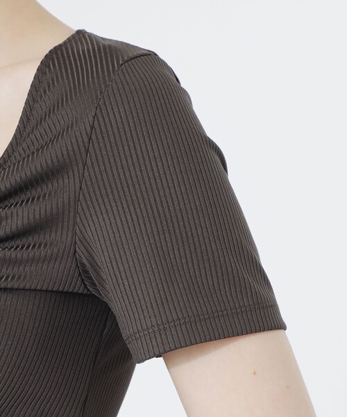 LOVELESS（ラブレス）の「アシンメトリーネックトップス（Tシャツ/カットソー・レディース・オフホワイト/チャコールグレー/ブラック・36）」の12枚目の写真