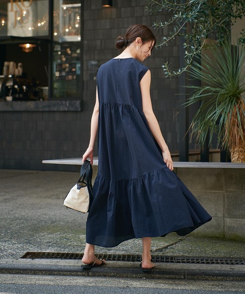 近年　トッカ　PARLOUR　ワンピース　サッカー　ティアード　フレア　2 ドライサッカーワンピース | ADORE（アドーア） ｜【公式】通販