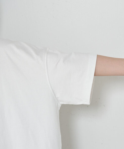 Jena espace merveilleux（ジェナ　エスパスメルヴェイユ）の「ロゴ入りシルケットカットソー（Tシャツ/カットソー・レディース・グレー/ブラック/オフホワイト・FREE）」の15枚目の写真