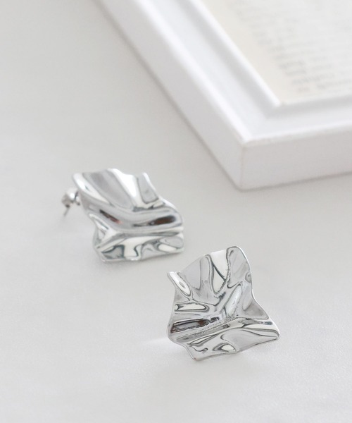 LEPSIM（レプシィム）の「ステンレスボリュームピアス　328057（ピアス（両耳用）・レディース・ゴールド/シルバー/シルバー系その他・ONE SIZE）」の2枚目の写真