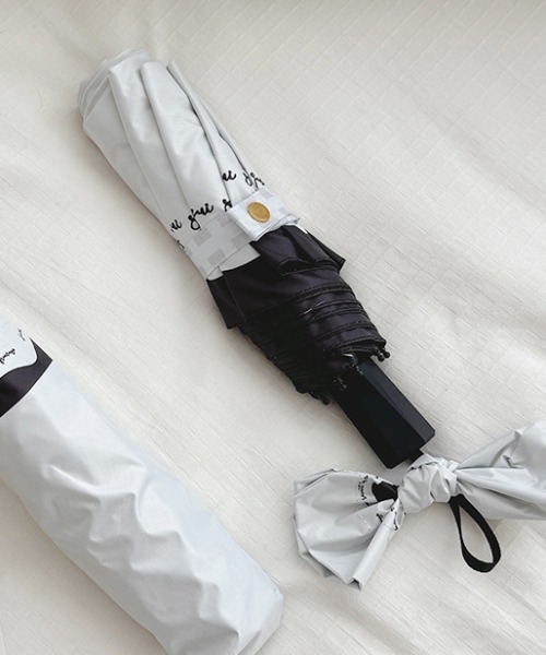 Made in I（メイドインアイ）の「日傘/雨傘兼用　ロゴバイカラーアンブレラ（折りたたみ傘・レディース・ホワイト・FREE）」の7枚目の写真