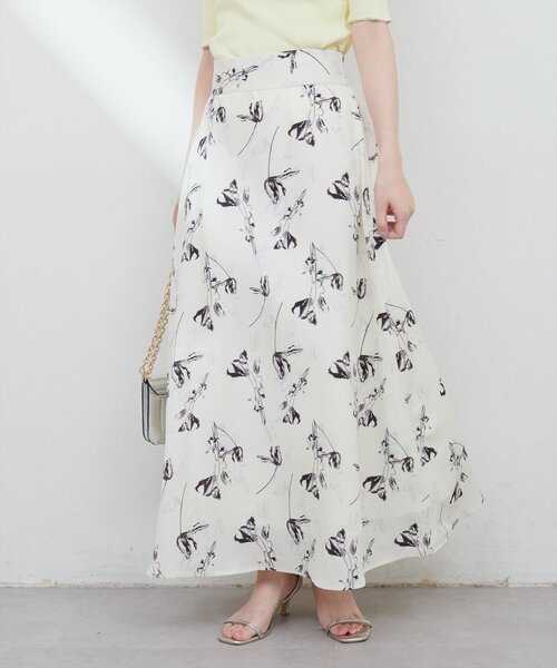 natural couture（ナチュラルクチュール）の「アートフラワーハイウエストフレアスカート（スカート・レディース・ブラック系その他/イエロー系その他/ホワイト系その他・FREE）」の5枚目の写真