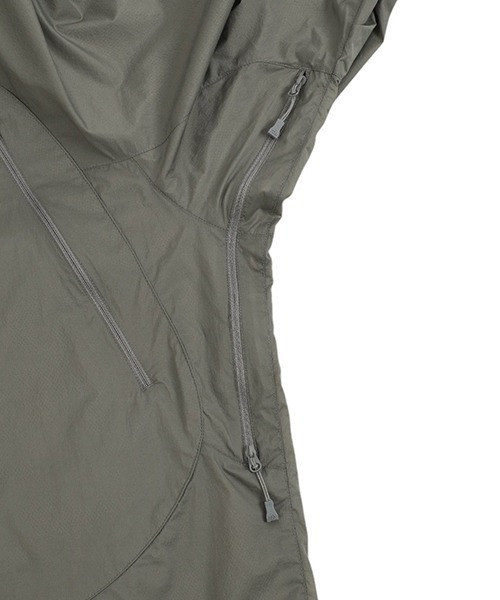 DAIWA PIER39（ダイワピア39）の「DAIWA PIER39 / ダイワ ピアサーティナイン：TECH WIND SHELL JACKET：BJ-21025[PIE]（ミリタリージャケット・メンズ・グレー・S/M/L）」の6枚目の写真