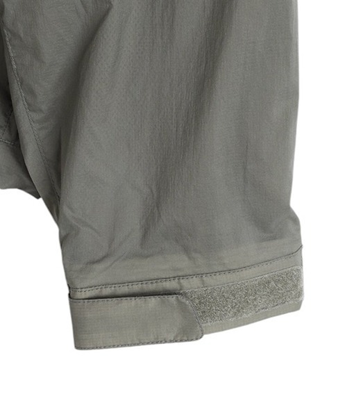 DAIWA PIER39（ダイワピア39）の「DAIWA PIER39 / ダイワ ピアサーティナイン：TECH WIND SHELL JACKET：BJ-21025[PIE]（ミリタリージャケット・メンズ・グレー・S/M/L）」の7枚目の写真