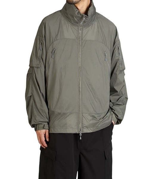 DAIWA PIER39（ダイワピア39）の「DAIWA PIER39 / ダイワ ピアサーティナイン：TECH WIND SHELL JACKET：BJ-21025[PIE]（ミリタリージャケット・メンズ・グレー・S/M/L）」の13枚目の写真