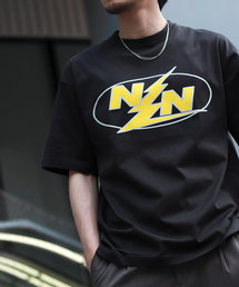 WISM（ウィズム）の「NAMELESSNESS / ネームレスネス Graphic Tシャツ（Tシャツ/カットソー・メンズ）」