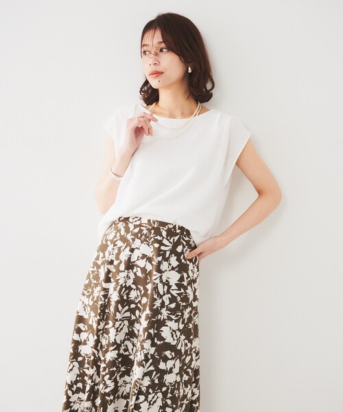 UNTITLED（アンタイトル）の「【ジャージ素材】インナードッキングシアーカットソー（Tシャツ/カットソー・レディース・オフホワイト/チャコールグレー/スモーキーグリーン系・50/44/48/00/02/04）」の2枚目の写真