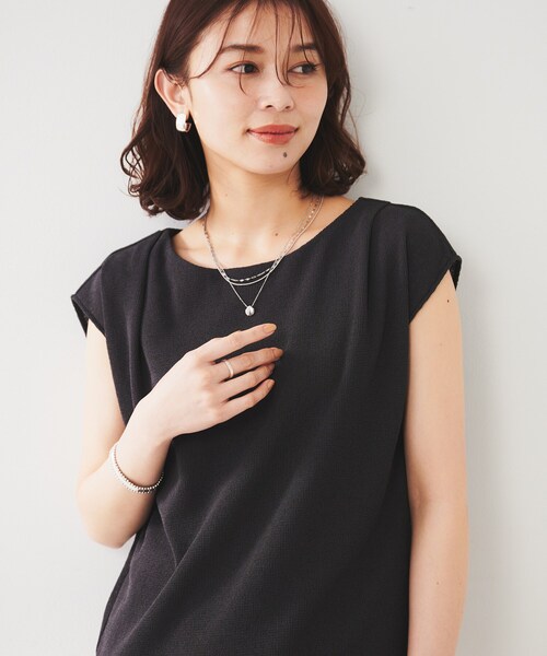 UNTITLED（アンタイトル）の「【ジャージ素材】インナードッキングシアーカットソー（Tシャツ/カットソー・レディース・オフホワイト/チャコールグレー/スモーキーグリーン系・50/44/48/00/02/04）」の9枚目の写真