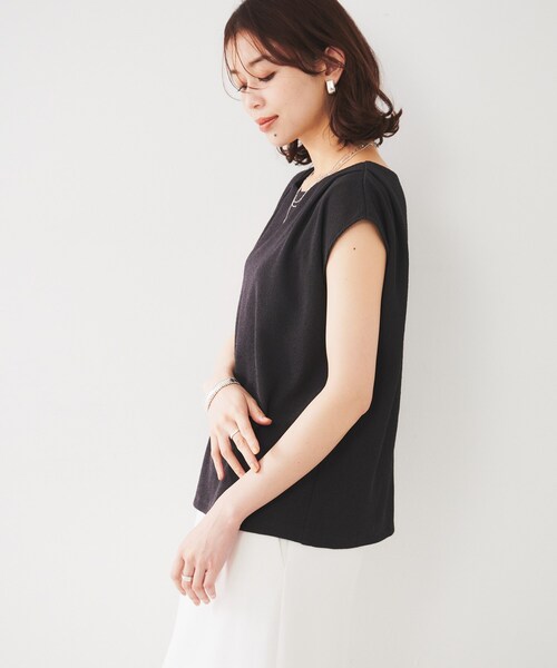 UNTITLED（アンタイトル）の「【ジャージ素材】インナードッキングシアーカットソー（Tシャツ/カットソー・レディース・オフホワイト/チャコールグレー/スモーキーグリーン系・50/44/48/00/02/04）」の10枚目の写真