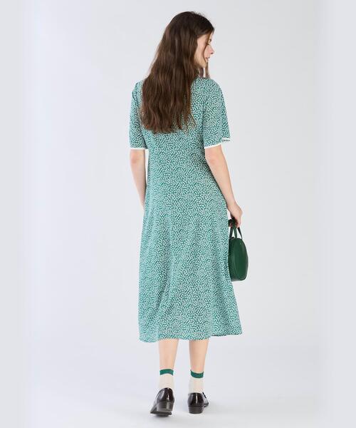 To b. by agnes b.（トゥービーバイアニエスベー）の「フラワープリント 半袖 ワンピース（ワンピース・レディース・グリーン・36/40/38）」の5枚目の写真