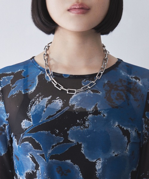 ELUNIS(エルニス)の「フラワー柄シアートップス(長袖)(Tシャツ/カットソー・レディース・ブルー系1/ブラック系1・FREE)」の12枚目の写真