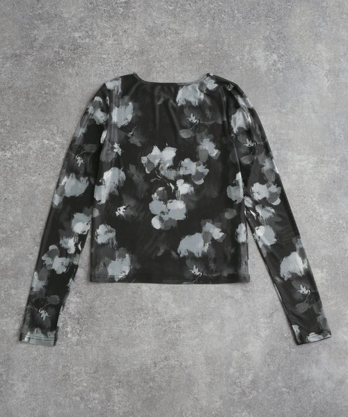 ELUNIS(エルニス)の「フラワー柄シアートップス(長袖)(Tシャツ/カットソー・レディース・ブルー系1/ブラック系1・FREE)」の21枚目の写真