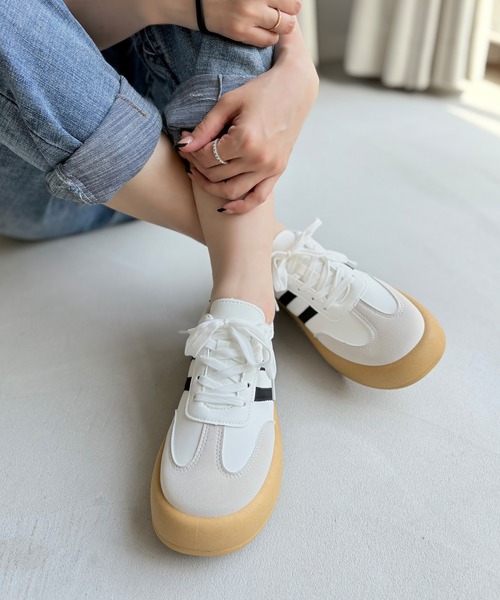 LUGG NAGG(ラグナグ)の「【Design Note】【厚底】ボリュームストリートスニーカー(スニーカー・レディース・ブラック/ホワイト・24.0cm/23.5cm/23.0cm/22.5cm)」の1枚目の写真