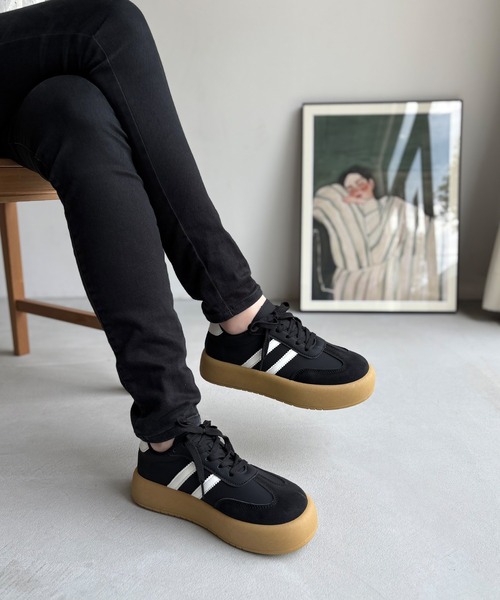 LUGG NAGG(ラグナグ)の「【Design Note】【厚底】ボリュームストリートスニーカー(スニーカー・レディース・ブラック/ホワイト・24.0cm/23.5cm/23.0cm/22.5cm)」の7枚目の写真