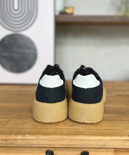 LUGG NAGG(ラグナグ)の「【Design Note】【厚底】ボリュームストリートスニーカー(スニーカー・レディース・ブラック/ホワイト・24.0cm/23.5cm/23.0cm/22.5cm)」の16枚目の写真