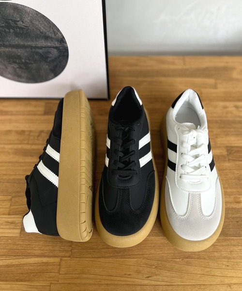 LUGG NAGG(ラグナグ)の「【Design Note】【厚底】ボリュームストリートスニーカー(スニーカー・レディース・ブラック/ホワイト・24.0cm/23.5cm/23.0cm/22.5cm)」の19枚目の写真
