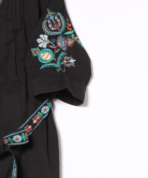 チチカカ(チチカカ)の「Rico スザニ刺繍モチーフワンピース(ワンピース・レディース・ベージュ/ブラック・FREE)」の20枚目の写真