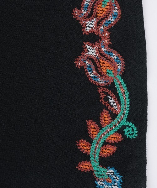 チチカカ(チチカカ)の「Rico スザニ刺繍モチーフワンピース(ワンピース・レディース・ベージュ/ブラック・FREE)」の15枚目の写真